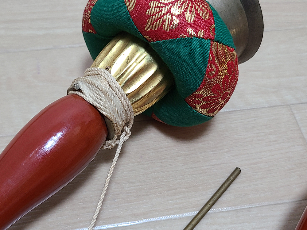 (28) предметы для домашнего буддийского алтаря печать золотой диаметр 7.5cm длина 25cm. краска рисунок 2 пункт совместно .. буддизм предметы для домашнего буддийского алтаря .. храм .. предмет клетка .