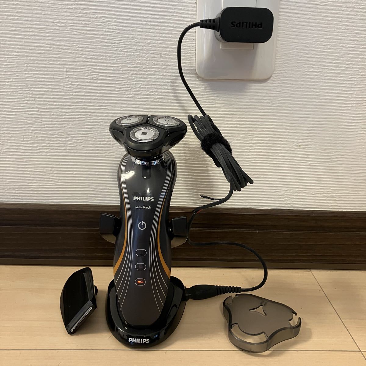 【動作品】 PHILIPS シェーバー RQ1160 SensoTouch メンズ 電気シェーバー 付属有/ PHILIPS Series 5000 3000 7000 9000 お探しの方に！_画像1
