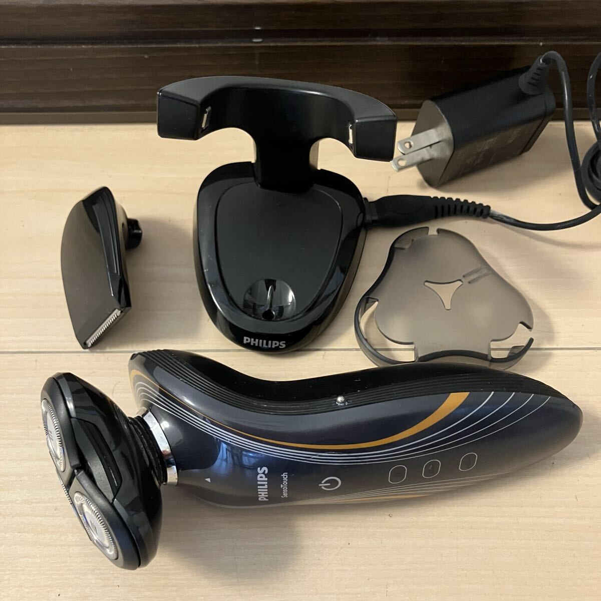 【動作品】 PHILIPS シェーバー RQ1160 SensoTouch メンズ 電気シェーバー 付属有/ PHILIPS Series 5000 3000 7000 9000 お探しの方に！_画像2