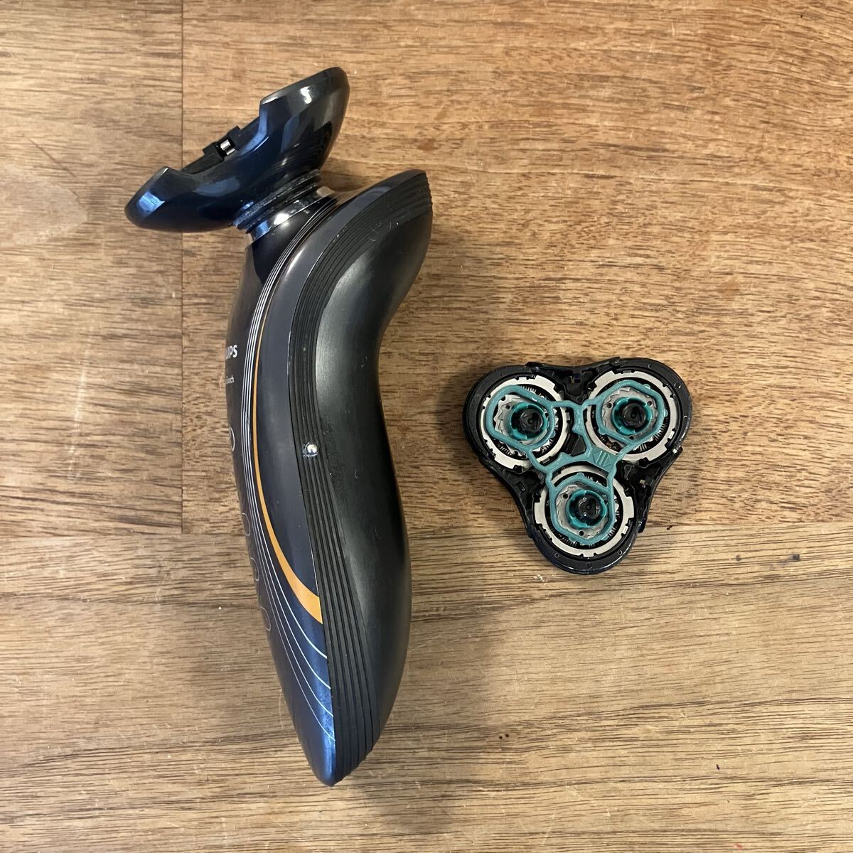 【動作品】 PHILIPS シェーバー RQ1160 SensoTouch メンズ 電気シェーバー 付属有/ PHILIPS Series 5000 3000 7000 9000 お探しの方に！_画像4