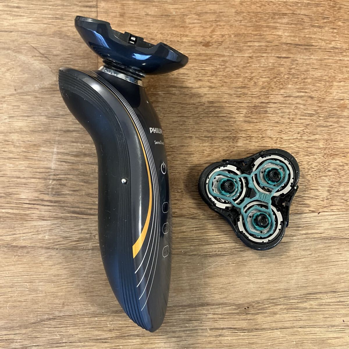 【動作品】 PHILIPS シェーバー RQ1160 SensoTouch メンズ 電気シェーバー 付属有/ PHILIPS Series 5000 3000 7000 9000 お探しの方に！_画像7