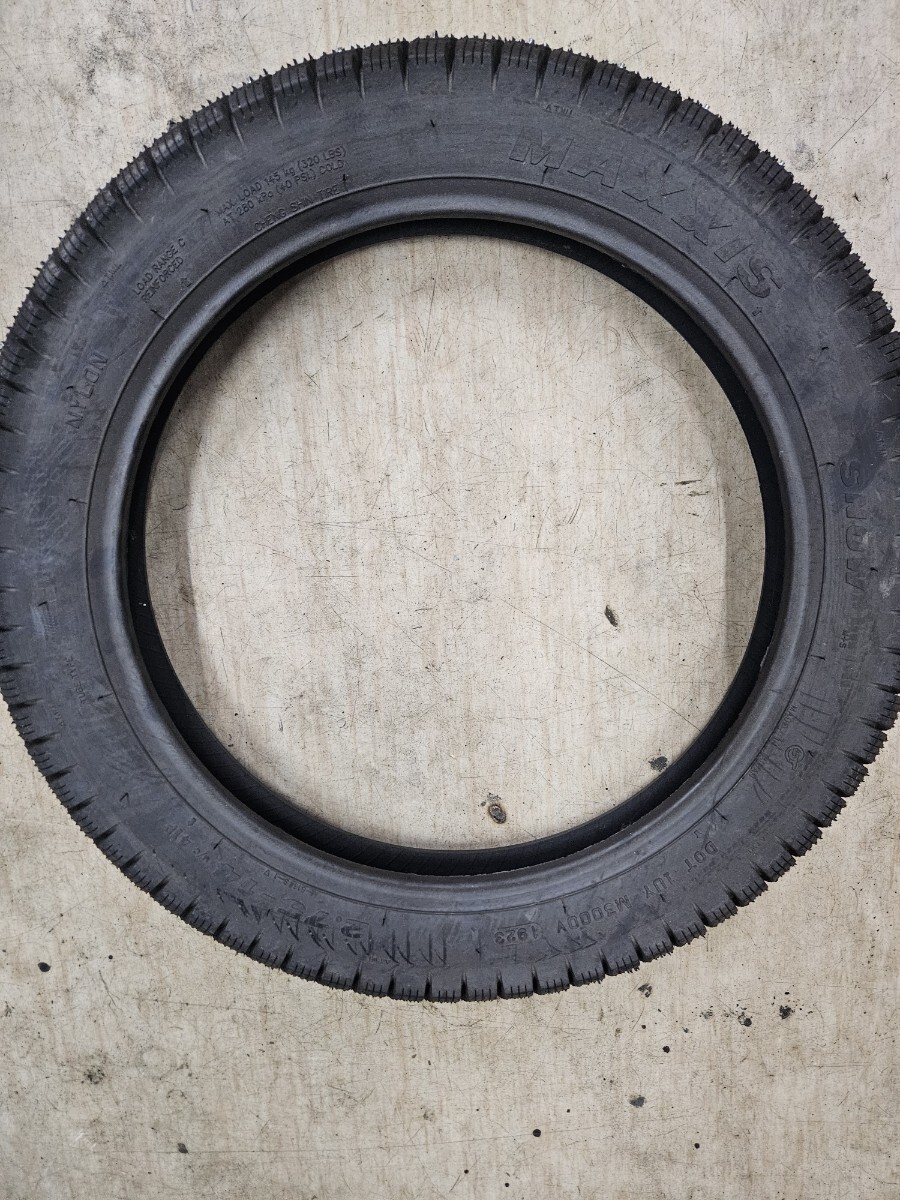新品 マキシス　snow　2.75-14　カブ　スパイクタイヤ　ピン　CRM GS スノー　_画像3