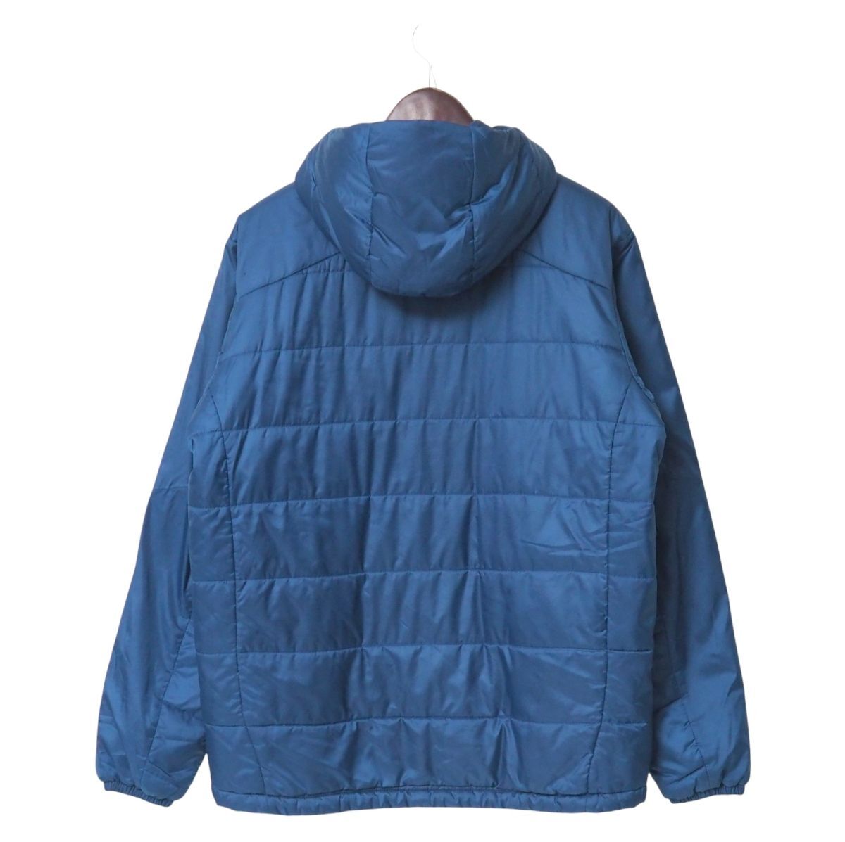 TI6201◎patagonia パタゴニア 83974F9 マイクロパフジャケット 83974F9 中綿:プリマロフト メンズL ブルー系 ジップ フーデッドジャケット_画像2
