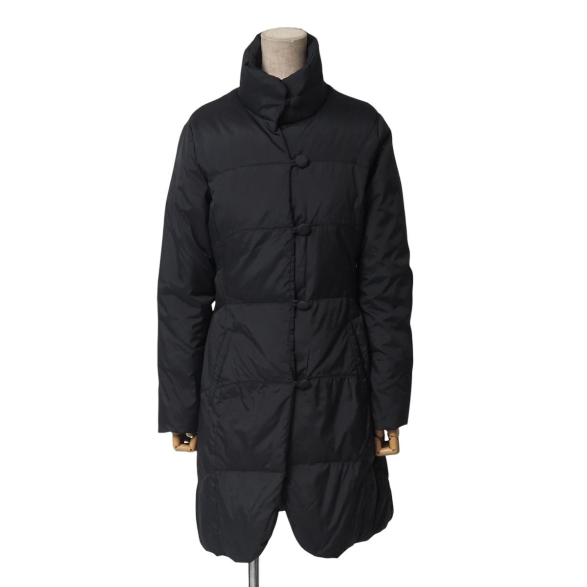 TJ6455●ラルトラモーダ/LALTRAMODA*スタンドカラー ダウンコート*包みボタン*レディース サイズS*ブラック_画像1