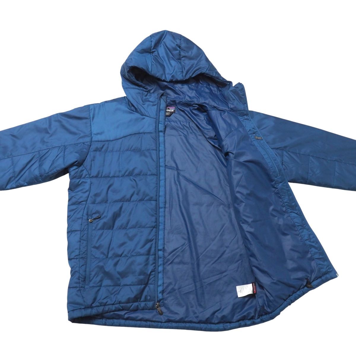 TI6201◎patagonia パタゴニア 83974F9 マイクロパフジャケット 83974F9 中綿:プリマロフト メンズL ブルー系 ジップ フーデッドジャケット_画像4