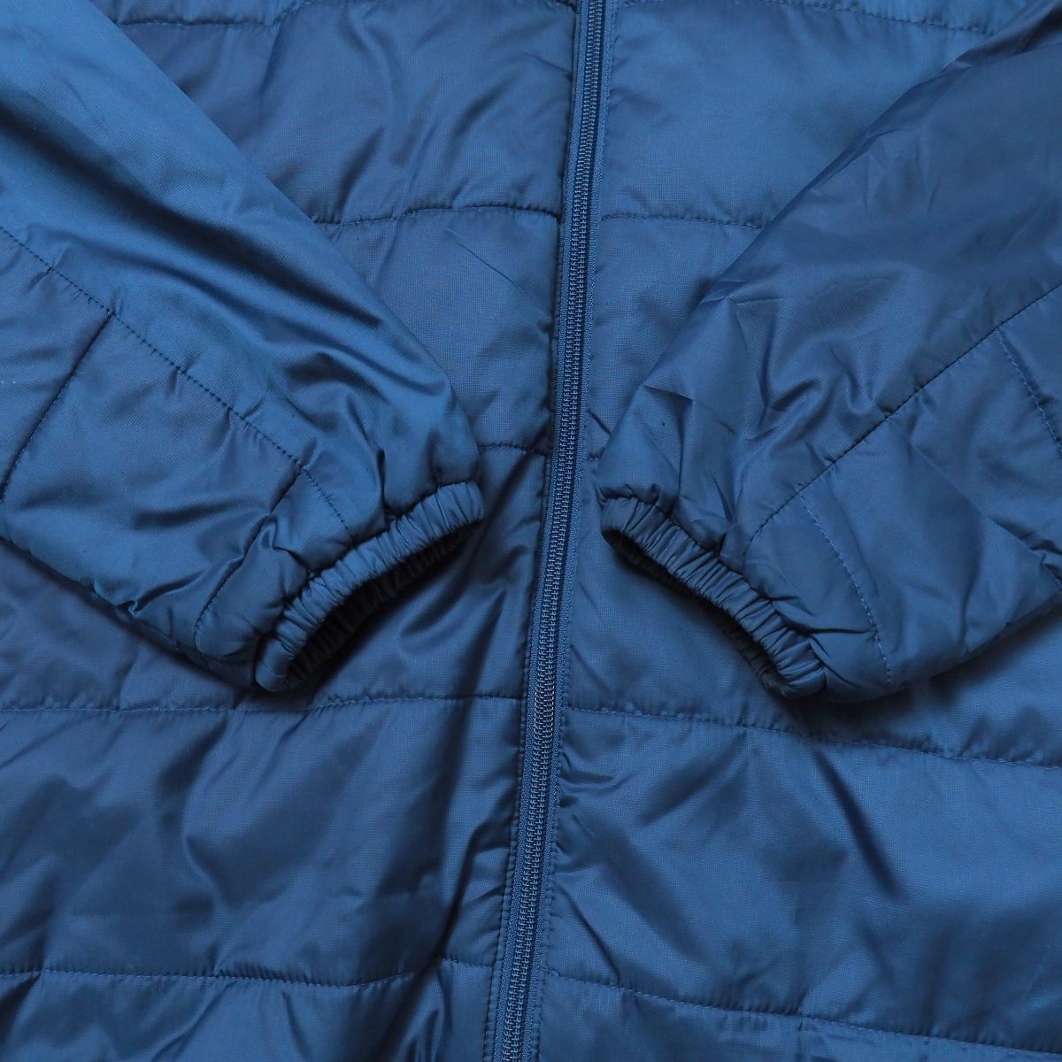 TI6201◎patagonia パタゴニア 83974F9 マイクロパフジャケット 83974F9 中綿:プリマロフト メンズL ブルー系 ジップ フーデッドジャケット_画像6