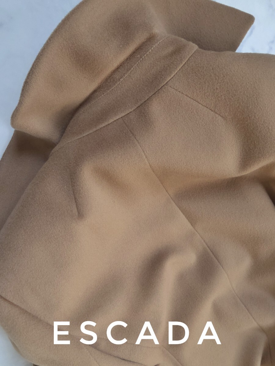 超高級 極美品 ESCADA 最高級モダンロングコート 大人気ベージュ系カラー 圧倒的エレガントデザイン エスカーダ 最高級生地 _画像7