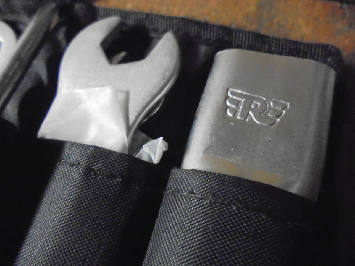 ロイヤルヱンフイールド　2022年　HNTR350　ハンター350　HUNTER350　車載工具/マニュアル/キーフォルダー/書類ケース　工具未使用_画像6