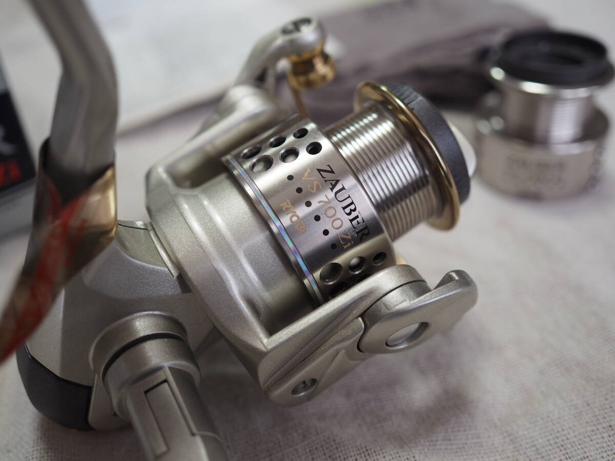 !! очень красивый товар Ryobi Zauber VS700Zi сделано в Японии изменение spool имеется!!