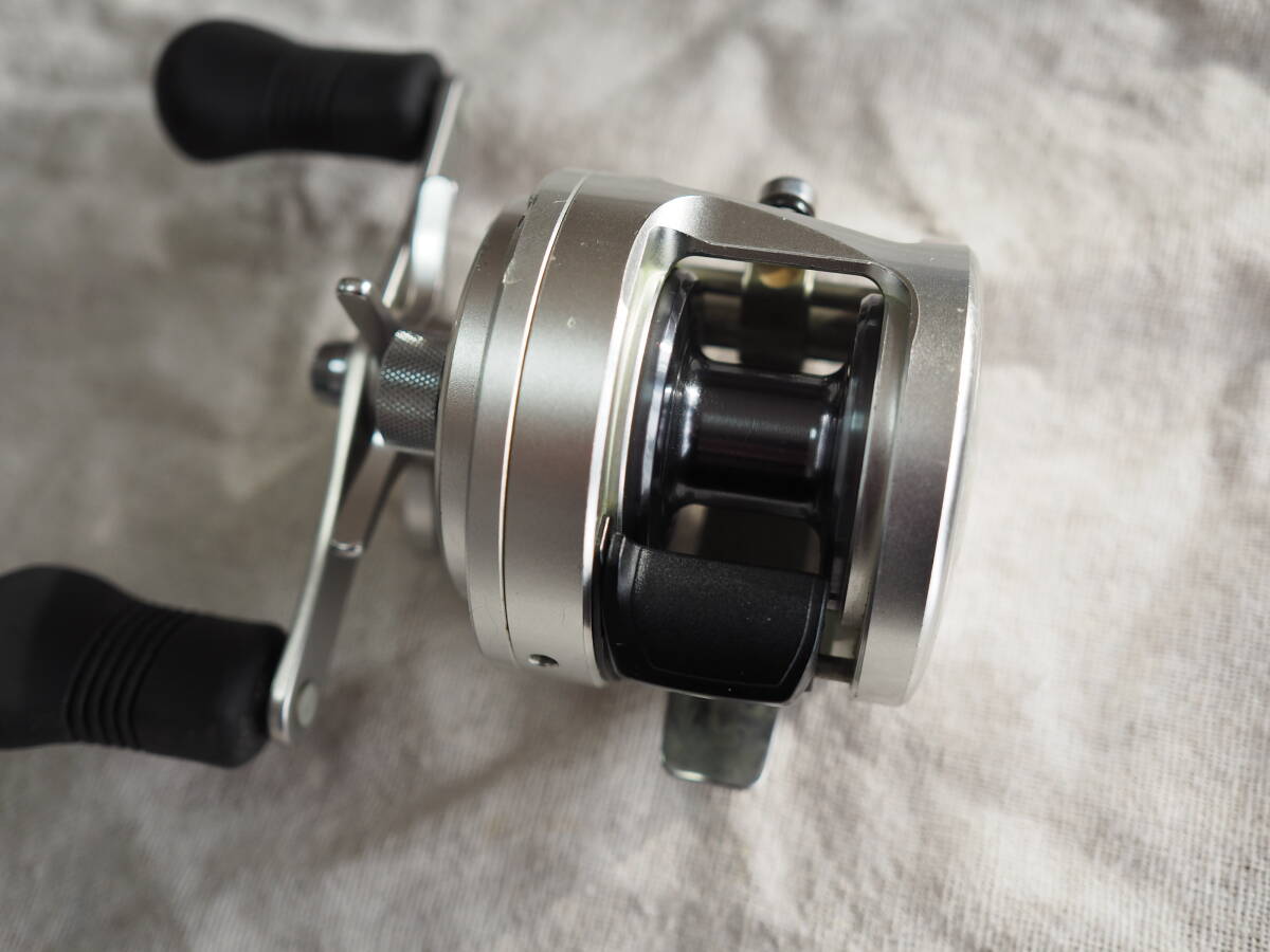 ♪♪美品　シマノ　オシアカルカッタ　201HG　左　日本製♪♪_画像5