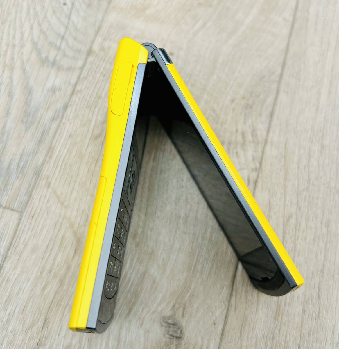 【NTTdocomo/ガラケー電話機】 L-01B/ IMEI:354463032185722/docomo判定結果:〇/通電確認のみ/状態綺麗/ジャンク_画像3