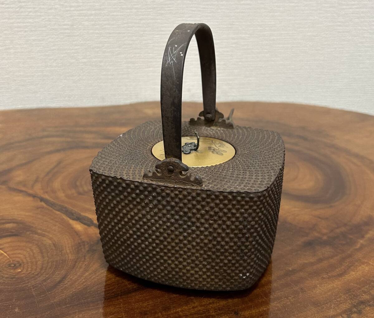 【金工作品】銚子/鉄瓶/霞模様/金蓋/職人技/宮廷行事/酒器/祝宴/時代物/明治時代～/状態良好/骨董/古美術/_画像6
