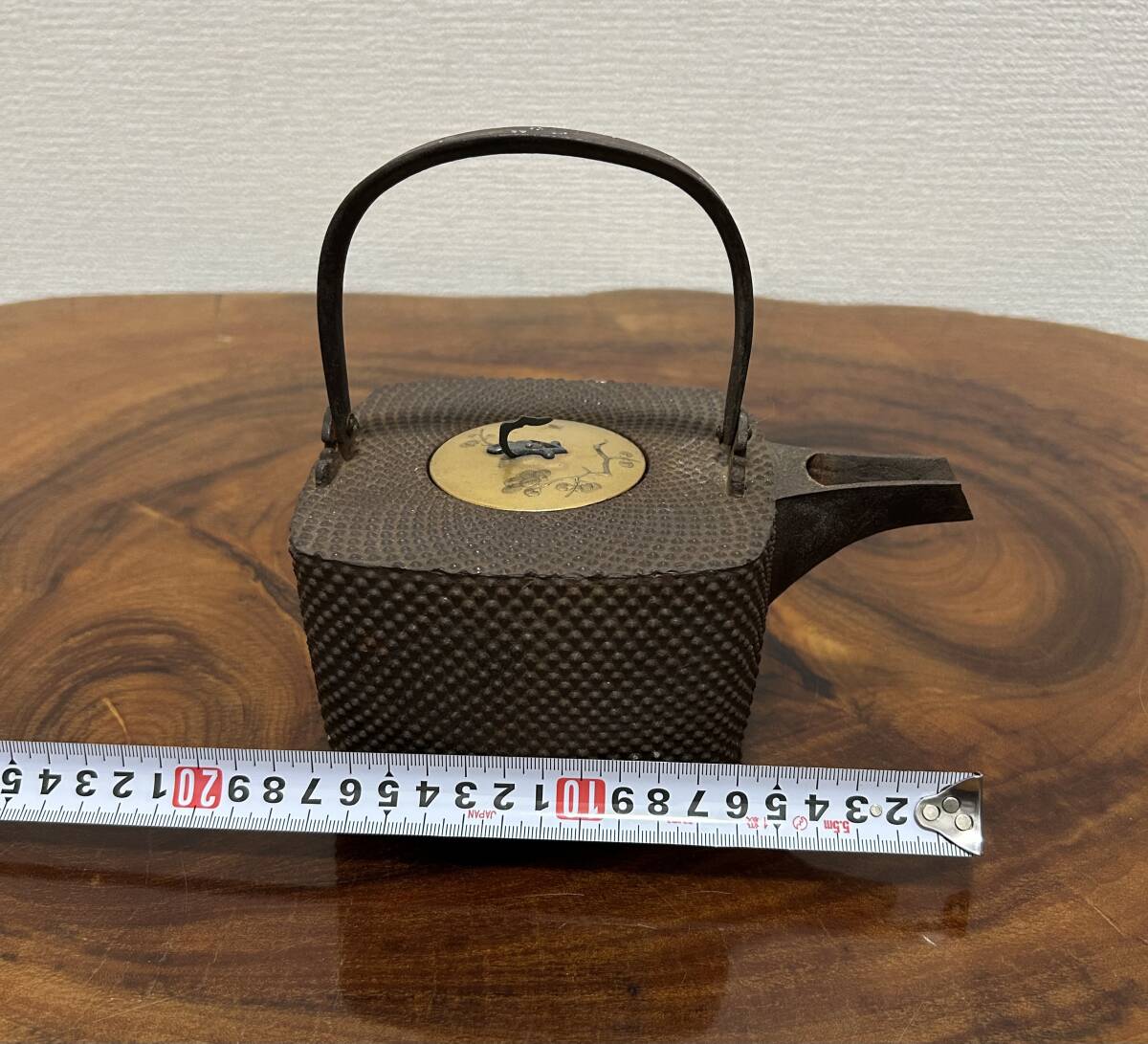 【金工作品】銚子/鉄瓶/霞模様/金蓋/職人技/宮廷行事/酒器/祝宴/時代物/明治時代～/状態良好/骨董/古美術/_画像7