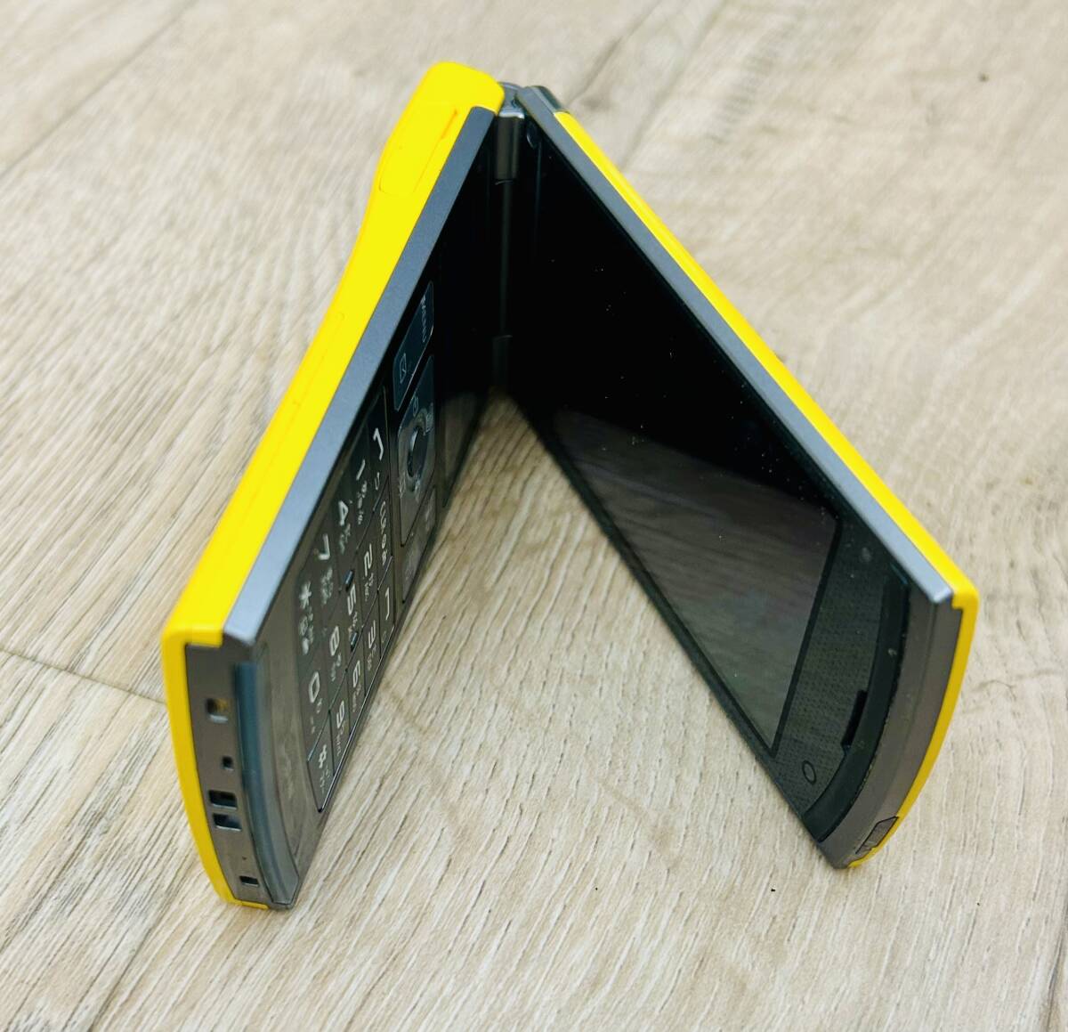 【NTTdocomo/ガラケー電話機】 L-01B/ IMEI:354463032185722/docomo判定結果:〇/通電確認のみ/状態綺麗/ジャンク_画像4