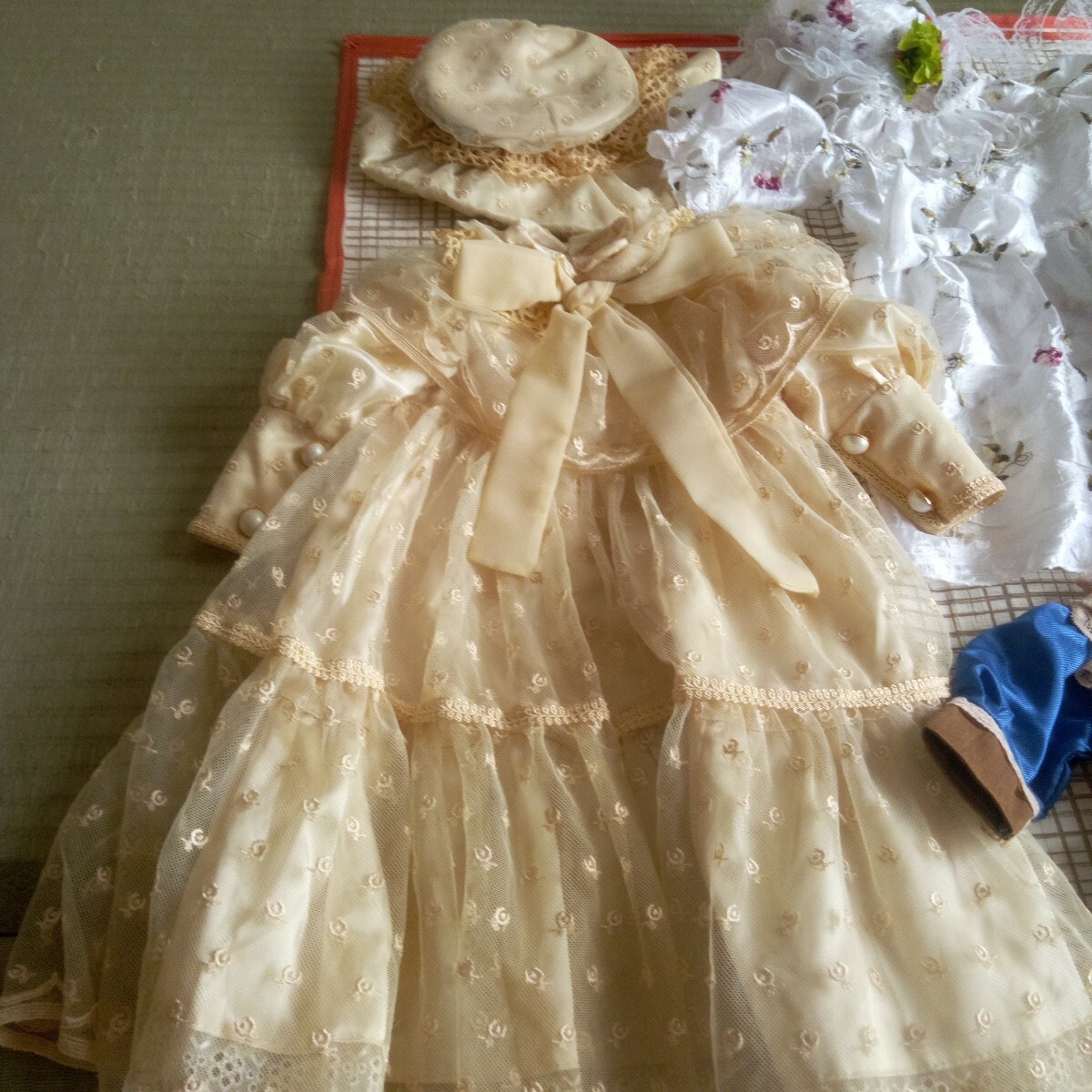 ビスクドレス7　帽子関係3　ケープ1　つけ襟1_画像2