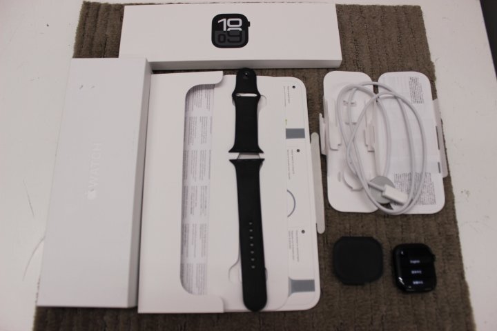 * Apple часы Series 10(GPS модель ) 46mm jet черный спорт частота - S/M MWWQ3J/A A2999 выставленный товар прекрасный товар * * Apple часы Series 10(GPS модель ) 46mm jet черный спорт частота - S/M MWWQ3J/A A2999 выставленный товар прекрасный товар *