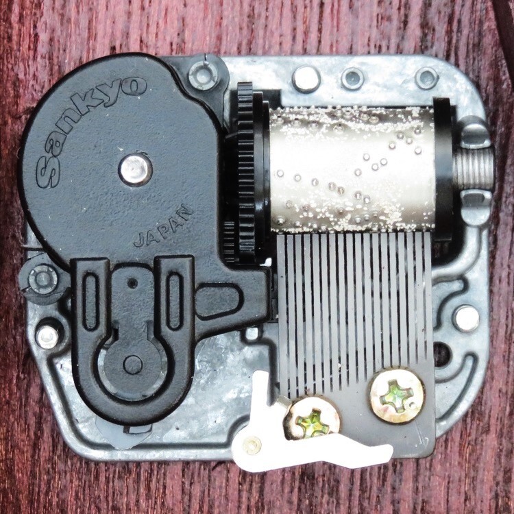  рояль type музыкальная шкатулка искривление глаз : Elise поэтому . рабочее состояние подтверждено Movement : солнечный kyo- производства ширина примерно 11cm× глубина примерно 13cm× высота примерно 9cm