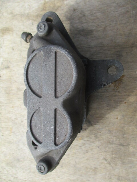 スズキ　RGV250Γ　VJ21A　純正左側フロントブレーキキャリパー　ブレーキキャリパー(L) トキコ　4ポットキャリパー　ガンマ　GSXR　旧車_画像2