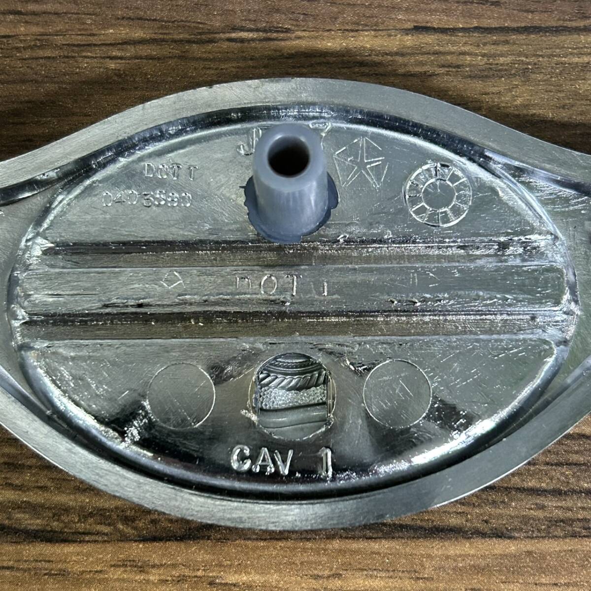 Chrysler クライスラー 純正 フロントエンブレム ウィングバッジ◇ピン折れあり 希少パーツ ヴィンテージ_画像4