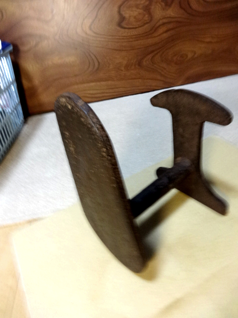 無垢鉄の古民具 楕円型昭和レトロ 厚地鉄製 叩き台 アイアン台鉄製 何職人?頑丈無垢鉄製 ひじ掛け型楕円形_画像8