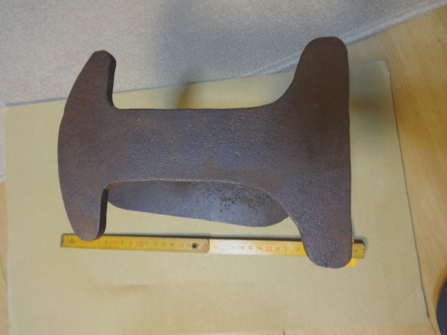 無垢鉄の古民具 楕円型昭和レトロ 厚地鉄製 叩き台 アイアン台鉄製 何職人?頑丈無垢鉄製 ひじ掛け型楕円形_画像9