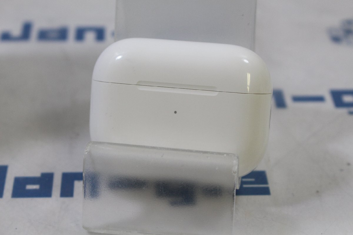 AirPods Pro 2 MagSafe充電ケース(USB-C)付き MTJV3J/A この機会にぜひいかがでしょうか!! J655431 G ◆関西発送_画像3