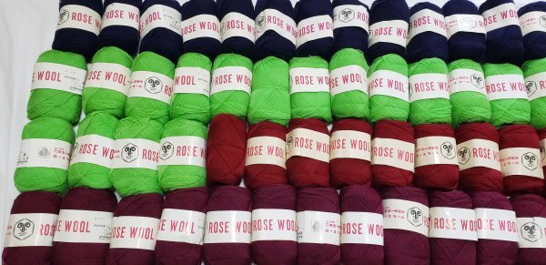 毛糸山42　ウール系中心に　未使用　極細　毛糸山　お買い得品！_画像2