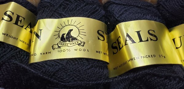 毛糸山42　ウール系中心に　未使用　極細　毛糸山　お買い得品！_画像8