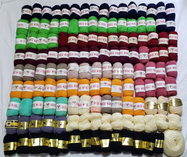 毛糸山42　ウール系中心に　未使用　極細　毛糸山　お買い得品！_画像1