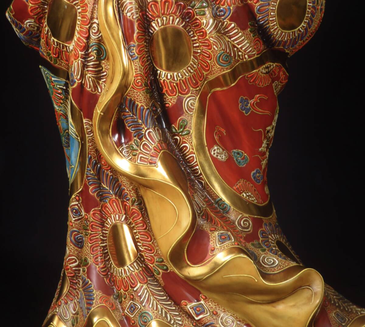 【SAKURAYA】高さ60cmの大型作品【九谷焼 金彩 色絵 達磨大師 立像/九谷 八幡窯】置物 オブジェ 細密彫刻 時代 希少 骨董品 古美術品_画像3