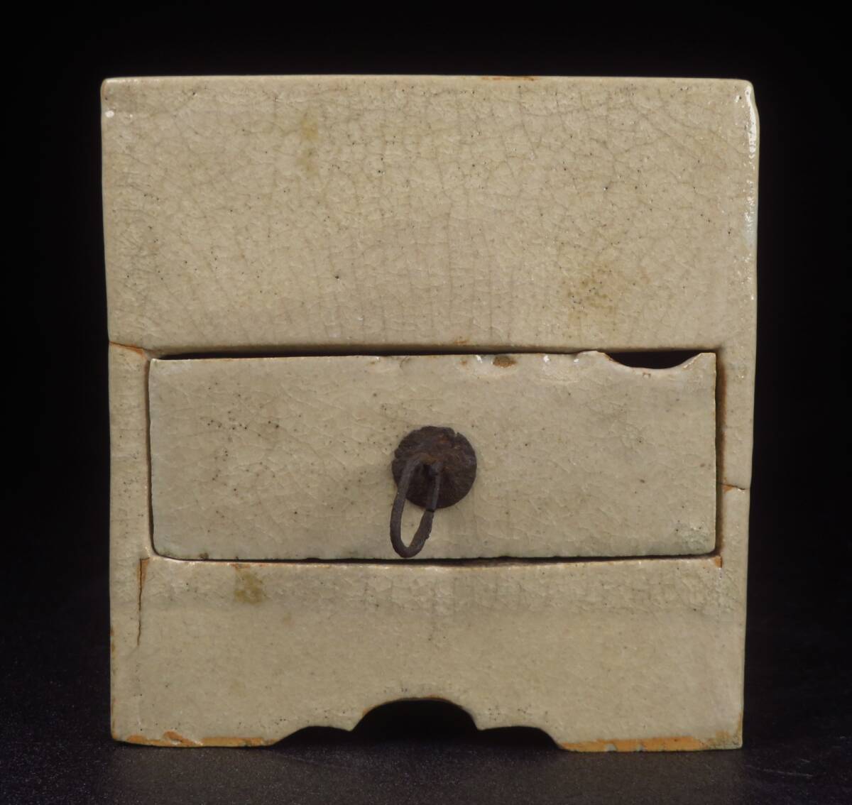 【SAKURAYA】コレクター所蔵品【尾形乾山 乾山深省 鉄絵山水花鳥図陶硯箱】小引出 書道具 作家 在銘 骨董品 古美術品 珍品 全長21.8cm_画像3