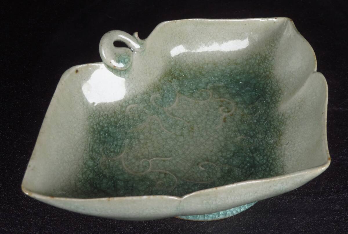 【SAKURAYA】江戸時代 尾張徳川家への献上品 御深井焼 葵葉形皿 向付 青磁 小皿 茶道具 希少品 時代 骨董品 古美術品 全長17cm_画像6