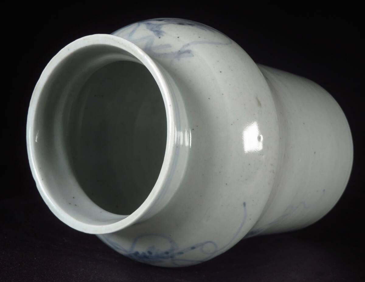 【SAKURAYA】朝鮮古美術【李朝 白磁 染付葡萄文花瓶】壷 壺 朝鮮古陶磁 時代 高麗 韓国 茶道具 分院 古作 骨董品 古美術品 高さ21cm_画像8