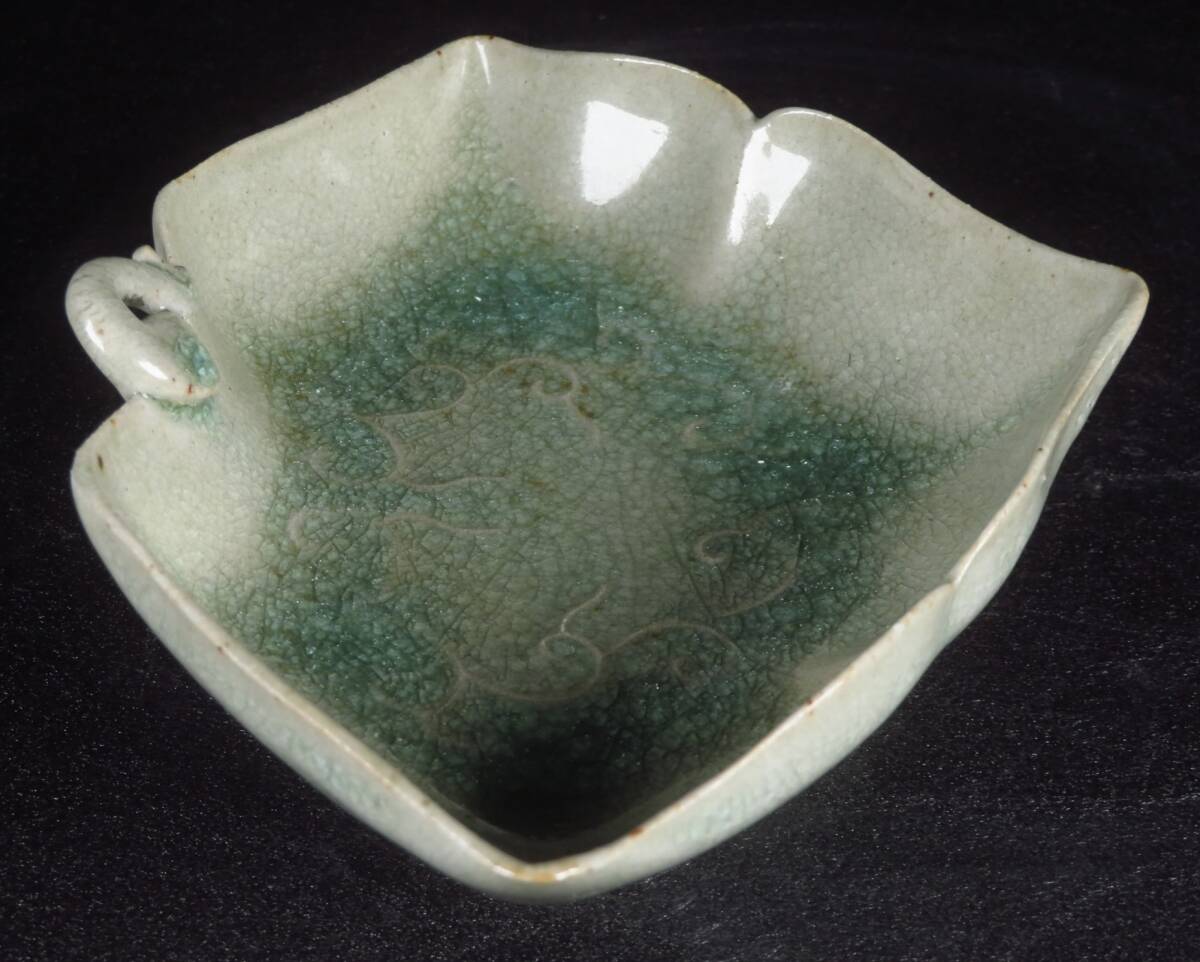 【SAKURAYA】江戸時代 尾張徳川家への献上品 御深井焼 葵葉形皿 向付 青磁 小皿 茶道具 希少品 時代 骨董品 古美術品 全長17cm_画像5