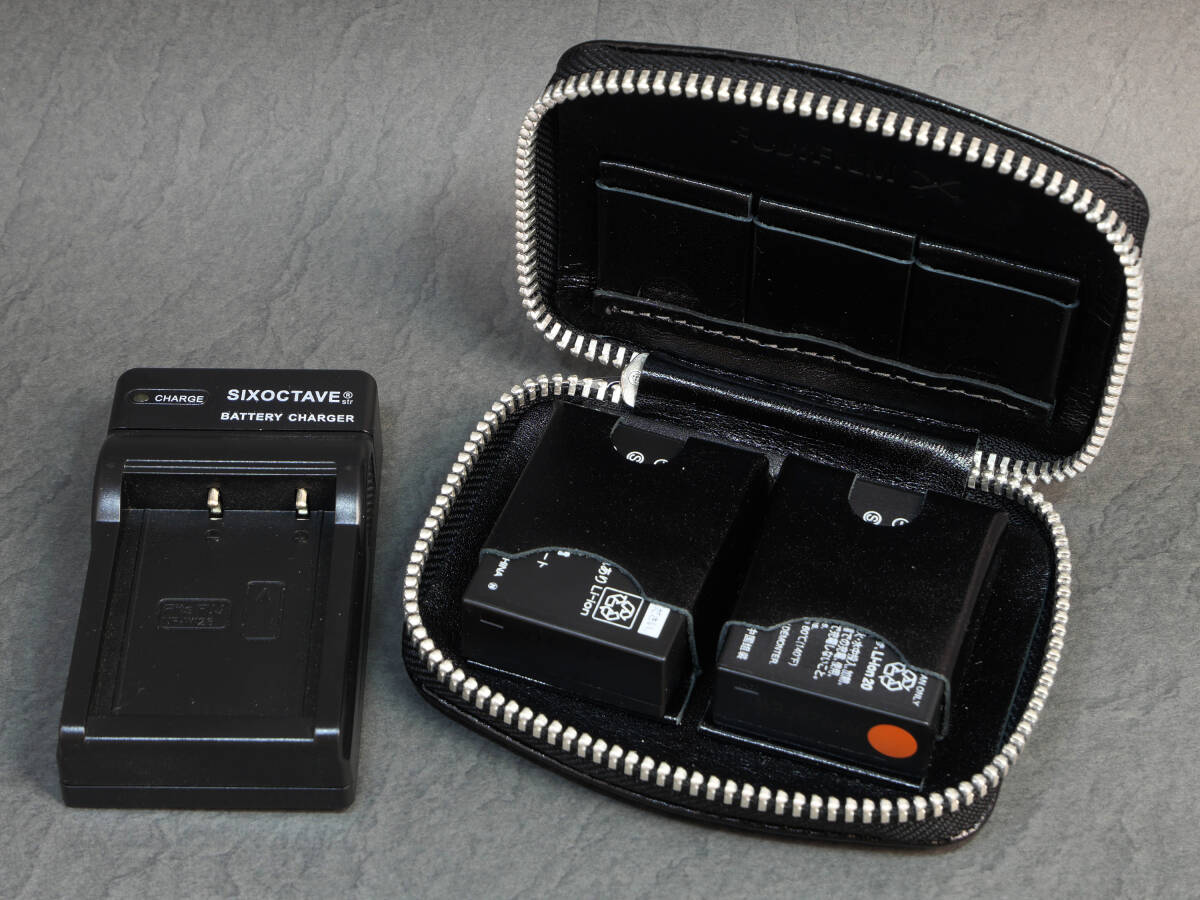 FUJIFILM(富士フィルム) 純正充電池 NP-W126S (互換充電池・チャージャー・ノベルティポーチも付属)_画像1