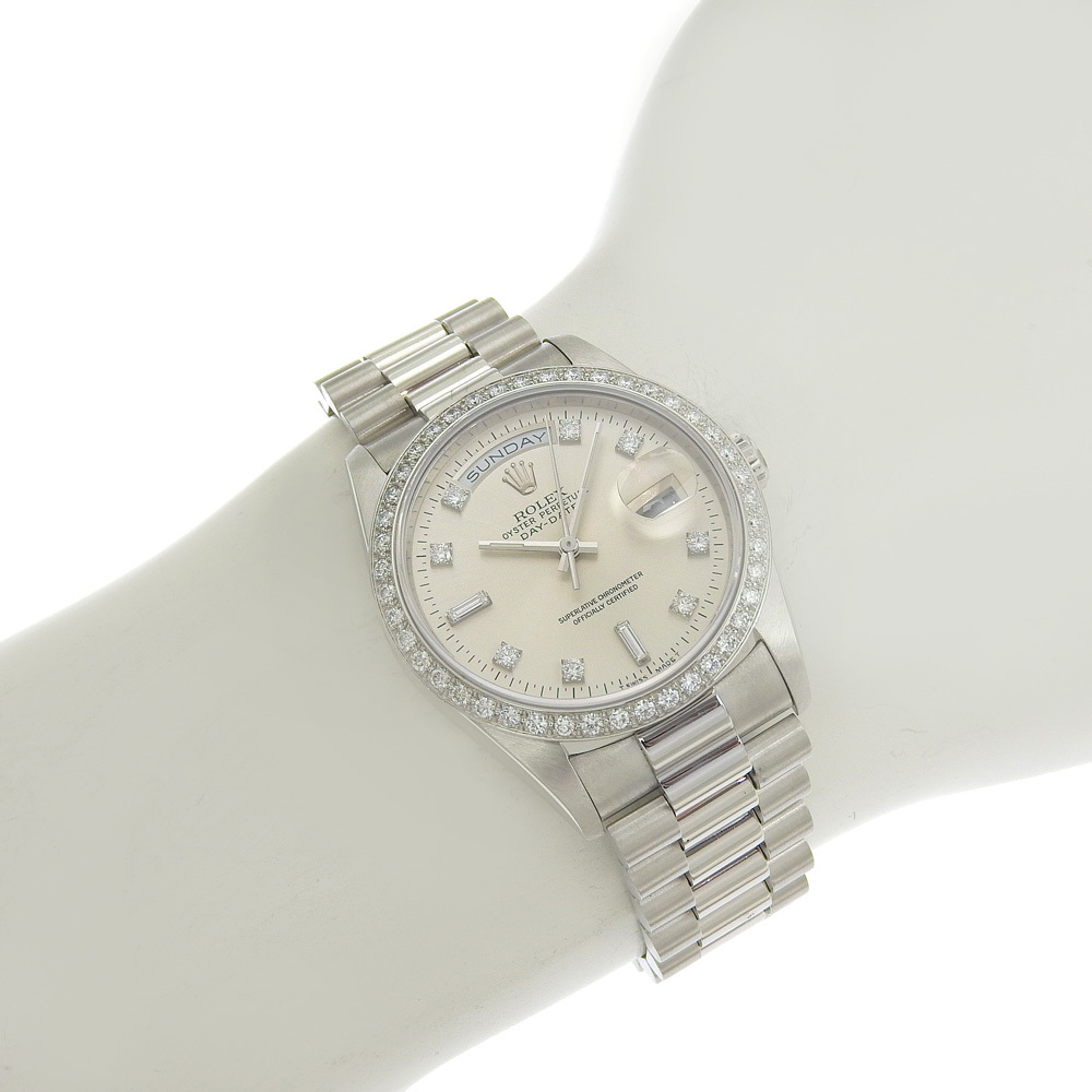 【本物保証】 箱付 新品同様 ロレックス ROLEX デイデイト 18346A W番 1995年頃 シルバー文字盤 ベゼルダイヤ 純正 10Pダイヤ Pt900 176.5g_画像8
