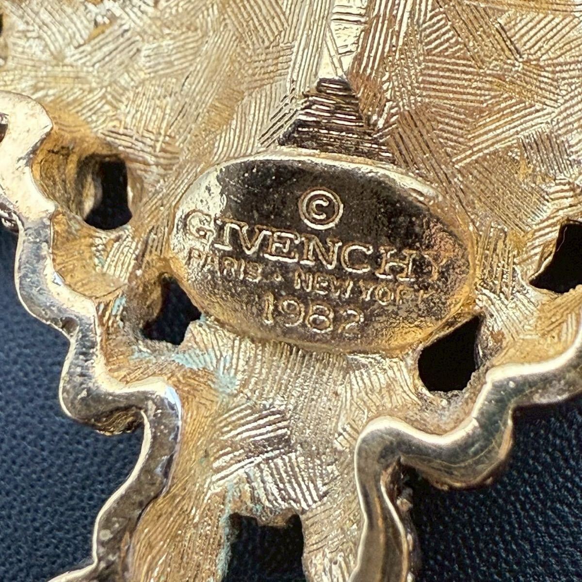 【超希少・極美品・超大ぶり】GIVENCHY ジバンシー ペンダントトップ ネックレス クロス 十字架 ゴールド カラーストーン ラインストーン_画像8