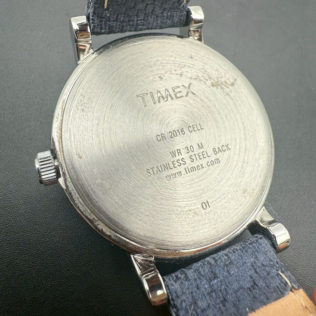 【希少・極美品・稼働◯】TIMEX タイメックス 腕時計 クオーツ インディグロナイトライト 30M ネイビー シルバー 防水機能 ラウンド T2P172_画像9