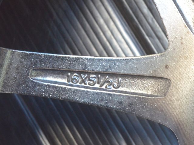 16in ZACK JP205 16X5.5J PCD 100 4穴 +46 ブリヂストン ブリザック VRX2 185/60R16 2023年製スタッドレス付 E13ノート マツダ2 デミオ 等_画像9