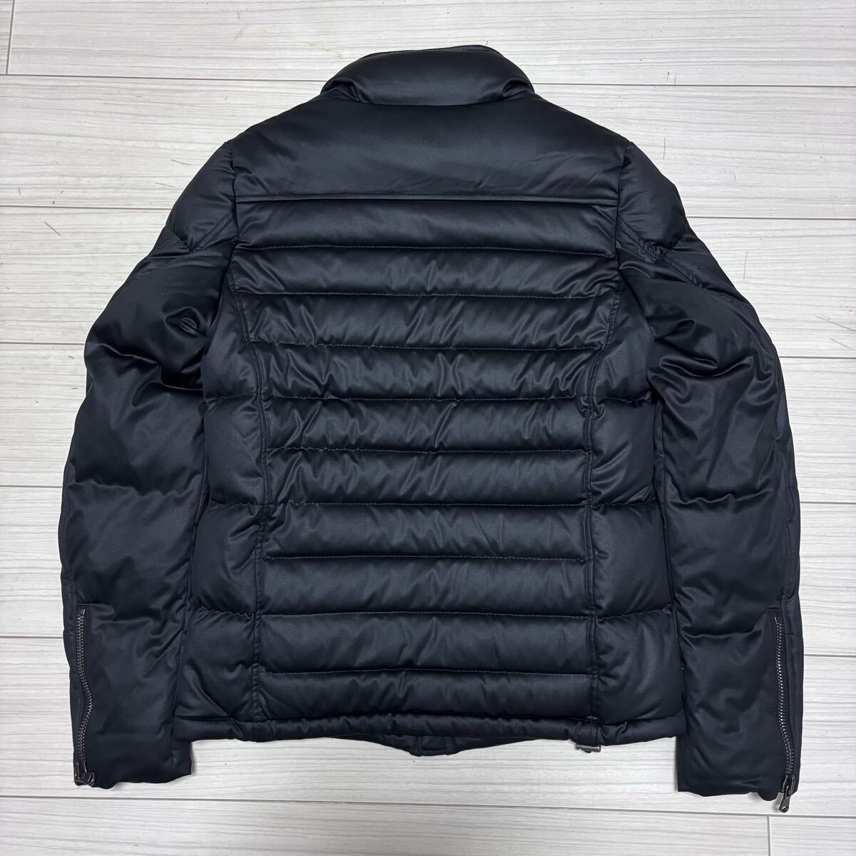 良品■roar ロアー■ダウンジャケット ２丁拳銃 マットサテン ストレッチ 2 M ブラック コンチョボタン チェーンハンガーループ ワッペン_画像2