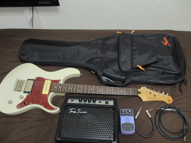 即決！送料無料！！YAMAHA / PACIFICA311H VW （ヴィンテージホワイト）小型ギターアンプ　エフェクターのセット（おまけつき）_画像1