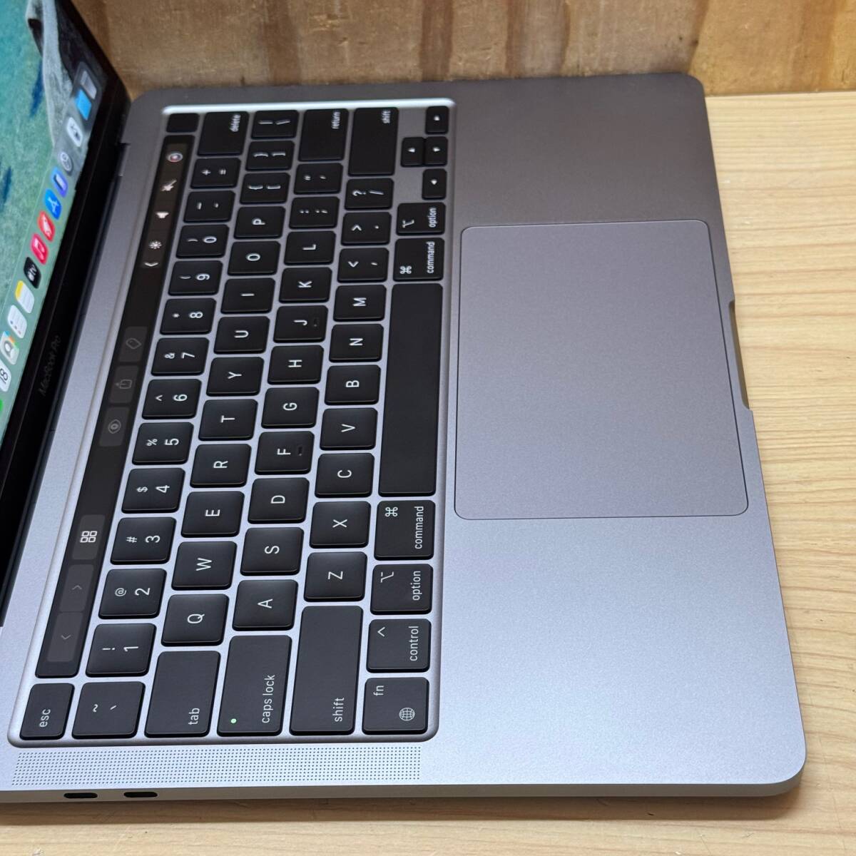 充放電回数:39◆Macbook Pro A2338 2020◆Apple M1チップ◆メモリ16GB◆SSD512GB◆タッチバー◆macOS Tahoe◆USキーボード_画像2