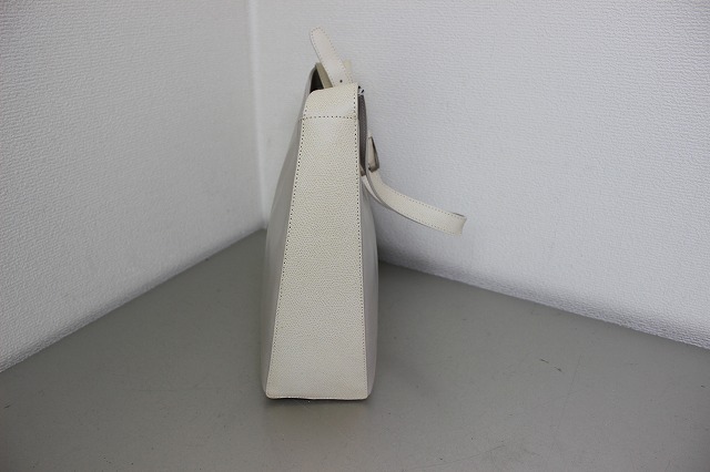 [D03900]　中古　ＥｎｚｏＲｏｓｓｉ エンツォ・ロッシ 　レディース　ショルダーバッグ　ホワイト_画像2