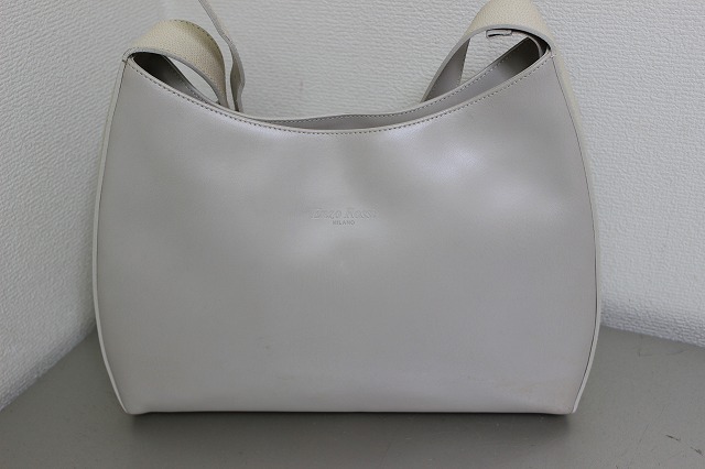 [D03900]　中古　ＥｎｚｏＲｏｓｓｉ エンツォ・ロッシ 　レディース　ショルダーバッグ　ホワイト_画像1