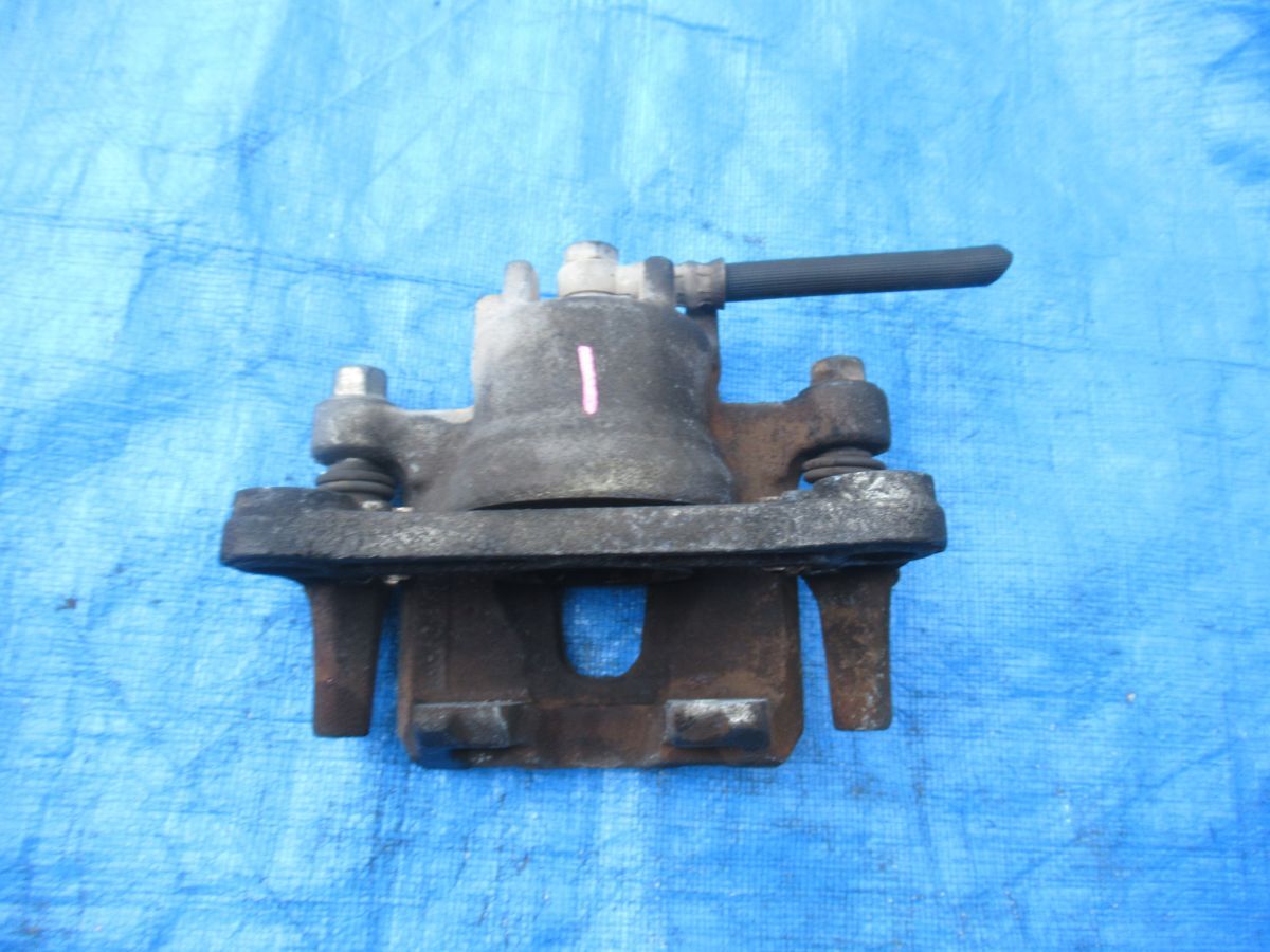 11-2-1　　ミニキャブ U61T U62T 　フロントブレーキキャリパー 　左　　　//　 U61V U62V_画像3