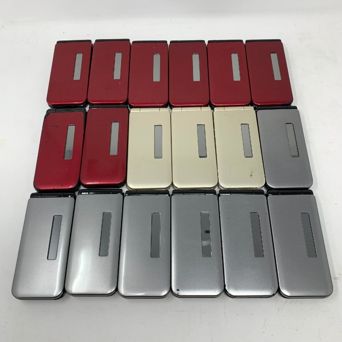 ◆ガラケー/18台セット◆Panasonic/COLOR LIFE 5 WATER PROOF 401PM/シルバー他/Softbank 3G/00361_画像1