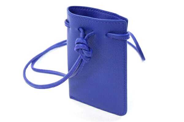  Ferragamo шея сумка голубой кожа б/у бардачок сумка ремешок на шею Logo все кожа женский 