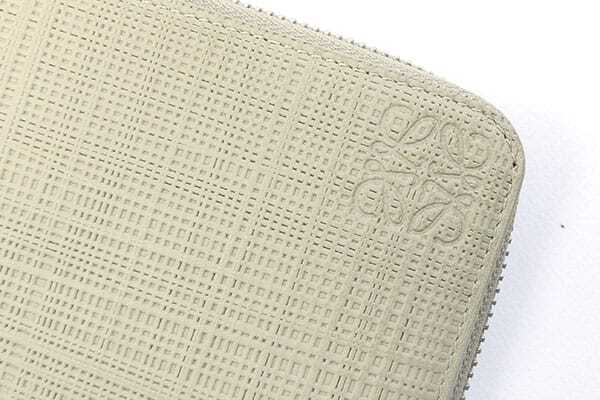 ロエベ ラウンドファスナー長財布 リネン ジャイアント ジップ アラウンド 101.79.l41 ライトグレー系 レザー 中古_画像5