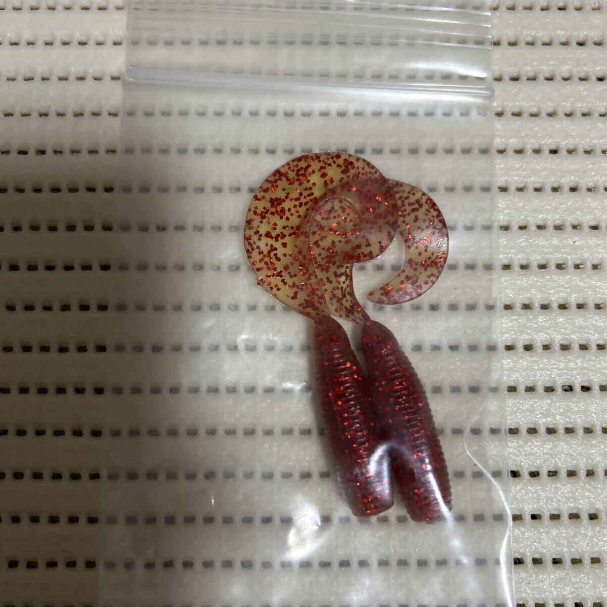 ゲーリーヤマモト　スーパーグラブ　クリアレッドフレーク_画像1