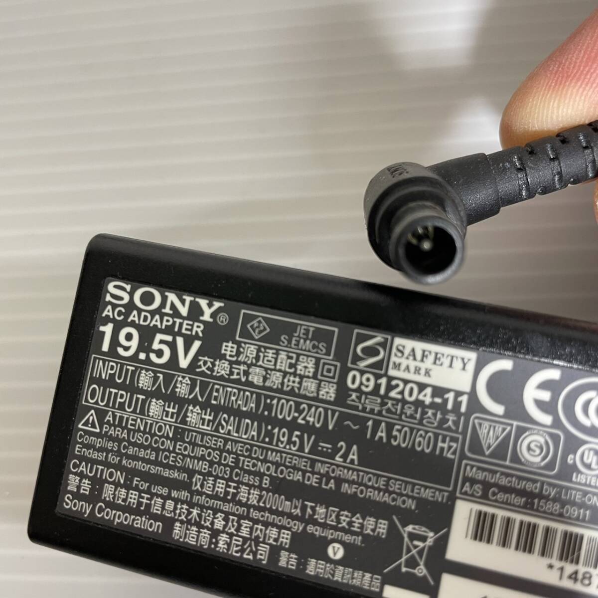 VGP-AC19V39 ACアダプタ 19.5V 2A SONY純正中古品です。 送料込み価格で安心。_画像2